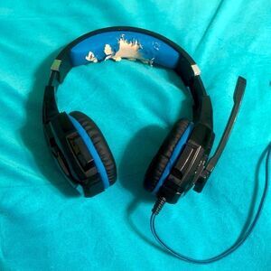 Kotion Each Gaming Headset. Used, slightly damaged but still functional.